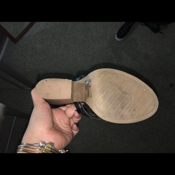 Heels - Picture 3 of 3